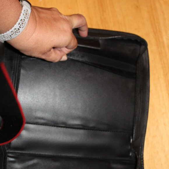 Black Leather Look Bible Cover - Picture 5 of 7